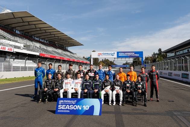 Drivers family picture, portrait during the 2024 Hankook Mexico City ePrix, 1st meeting of the 2023-24 ABB FIA Formula E World Championship, WM, Weltmeisterschaft on the Autodromo Hermanos Rodriguez from January 11 to 13, in Mexico City, Mexico - 2024 FORMULA E HANKOOK MEXICO CITY ePRIX DPPI Panoramic  03424001_CL20055