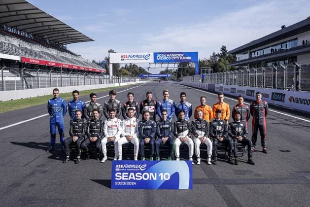 Drivers family picture during the 2024 Hankook Mexico City ePrix, 1st meeting of the 2023-24 ABB FIA Formula E World Championship, WM, Weltmeisterschaft on the Autodromo Hermanos Rodriguez from January 11 to 13, in Mexico City, Mexico - 2024 FORMULA E HANKOOK MEXICO CITY ePRIX DPPI Panoramic  03424001__R5_2554