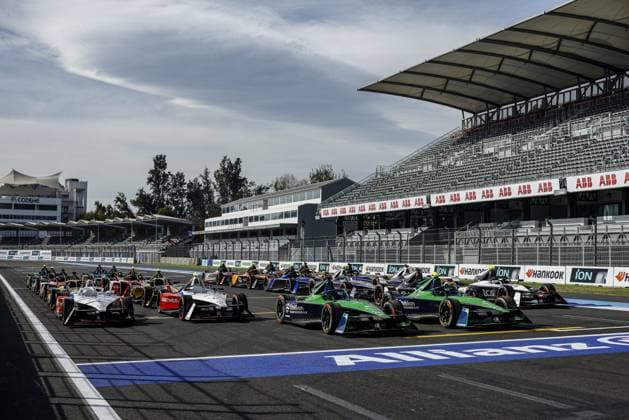 Cars family picture during the 2024 Hankook Mexico City ePrix, 1st meeting of the 2023-24 ABB FIA Formula E World Championship, WM, Weltmeisterschaft on the Autodromo Hermanos Rodriguez from January 11 to 13, in Mexico City, Mexico - 2024 FORMULA E HANKOOK MEXICO CITY ePRIX DPPI Panoramic  03424001__R5_2625