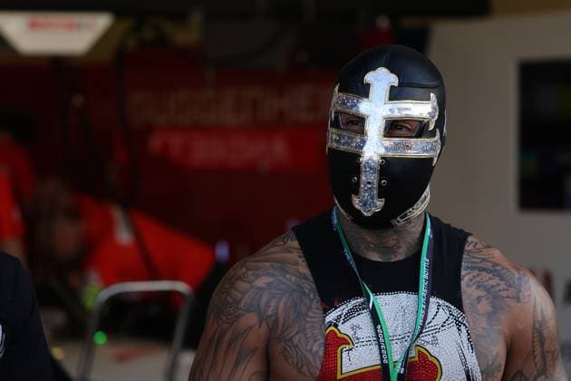 Ein maskierter mexikanischer Wrestlingkämpfer zu Gast bei Andretti, Boxengasse, Formel E FIA Weltmisterschaft Saison 10, Mexiko City E- Prix, Mexiko, 11.01.2024,