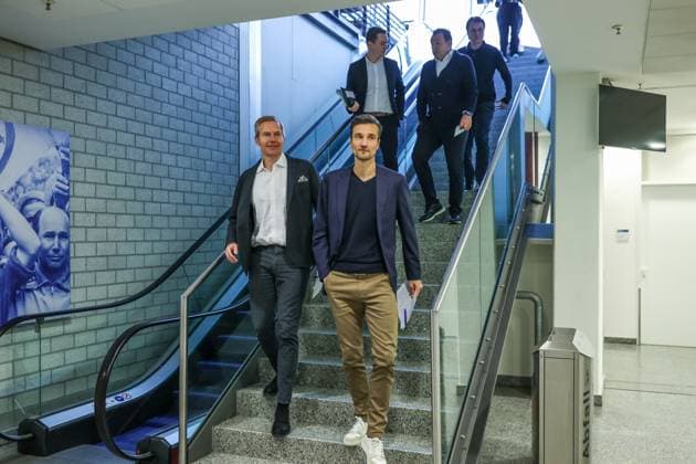 12.01.2024, Fussball, 2. Bundesliga, Saison 2023 2024, Pressekonferenz FC Schalke 04, v. l. Axel Hefer (FC Schalke 04), Matthias Tillmann (FC Schalke 04) Gelsenkirchen Veltins Arena NRW Deutschland xRHR-FOTO TRx