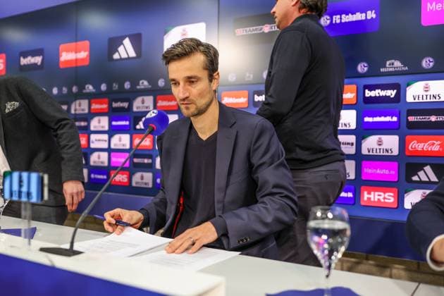 12.01.2024, Fussball, 2. Bundesliga, Saison 2023 2024, Pressekonferenz FC Schalke 04, Matthias Tillmann (FC Schalke 04) Gelsenkirchen Veltins Arena NRW Deutschland xRHR-FOTO TRx