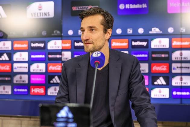 12.01.2024, Fussball, 2. Bundesliga, Saison 2023 2024, Pressekonferenz FC Schalke 04, Matthias Tillmann (FC Schalke 04) Gelsenkirchen Veltins Arena NRW Deutschland xRHR-FOTO TRx