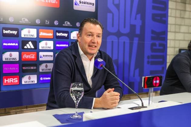 12.01.2024, Fussball, 2. Bundesliga, Saison 2023 2024, Pressekonferenz FC Schalke 04, Sportdirektor Marc Wilmots (FC Schalke 04) Gelsenkirchen Veltins Arena NRW Deutschland xRHR-FOTO TRx
