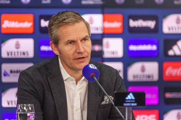 12.01.2024, Fussball, 2. Bundesliga, Saison 2023 2024, Pressekonferenz FC Schalke 04, Axel Hefer (FC Schalke 04) Gelsenkirchen Veltins Arena NRW Deutschland xRHR-FOTO TRx *** 12 01 2024, Football, 2 Bundesliga, Season 2023 2024, Press conference FC Schalke 04, Axel Hefer FC Schalke 04 Gelsenkirchen Veltins Arena NRW Germany xRHR PHOTO TRx Copyright: RHR-FOTOx RHR-FOTO TR