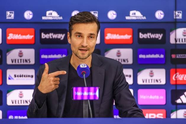 12.01.2024, Fussball, 2. Bundesliga, Saison 2023 2024, Pressekonferenz FC Schalke 04, Matthias Tillmann (FC Schalke 04) Gelsenkirchen Veltins Arena NRW Deutschland xRHR-FOTO TRx