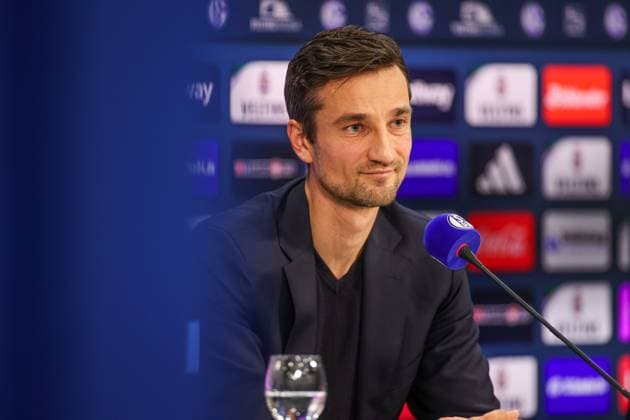 12.01.2024, Fussball, 2. Bundesliga, Saison 2023 2024, Pressekonferenz FC Schalke 04, Matthias Tillmann (FC Schalke 04) Gelsenkirchen Veltins Arena NRW Deutschland xRHR-FOTO TRx