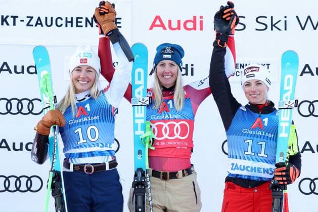 Bilder des Jahres 2024, Sport 01 Januar Sport Themen der Woche KW02 Sport Bilder des Tages ALPINE SKIING - FIS WC Altenmarkt Zauchensee ALTENMARKT ZAUCHENSEE,AUSTRIA,12.JAN.24 - ALPINE SKIING - FIS World Cup, Super G, ladies. Image shows the rejoicing of Kajsa Vickhoff Lie (NOR), Cornelia Huetter (AUT) and Lara Gut-Behrami (SUI).  GEPAxpictures xHaraldxSteiner