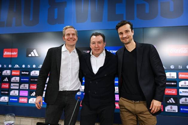 v.li., Axel Hefer (Aufsichtsratsvorsitzender FC Schalke 04), Marc Wilmots (Sportdirektor Schalke 04), Matthias Tillmann (Vorstandsvorsitzender FC Schalke 04) 12.01.2024, Fussball, Pressekonferenz und Mediengespräch des FC Schalke 04, 2. Bundesliga Saison 2023 2024 Gelsenkirchen Presseraum Veltins Arena Nordrhein Westfalen Deutschland