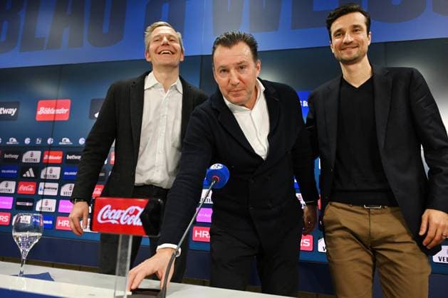 v.li., Axel Hefer (Aufsichtsratsvorsitzender FC Schalke 04), Marc Wilmots (Sportdirektor Schalke 04), Matthias Tillmann (Vorstandsvorsitzender FC Schalke 04) 12.01.2024, Fussball, Pressekonferenz und Mediengespräch des FC Schalke 04, 2. Bundesliga Saison 2023 2024 Gelsenkirchen Presseraum Veltins Arena Nordrhein Westfalen Deutschland