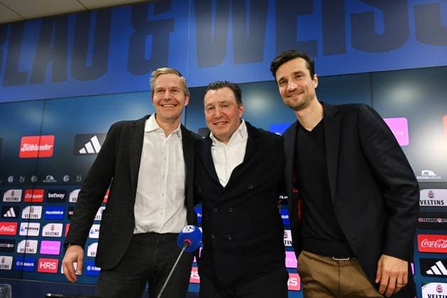 v.li., Axel Hefer (Aufsichtsratsvorsitzender FC Schalke 04), Marc Wilmots (Sportdirektor Schalke 04), Matthias Tillmann (Vorstandsvorsitzender FC Schalke 04) 12.01.2024, Fussball, Pressekonferenz und Mediengespräch des FC Schalke 04, 2. Bundesliga Saison 2023 2024 Gelsenkirchen Presseraum Veltins Arena Nordrhein Westfalen Deutschland