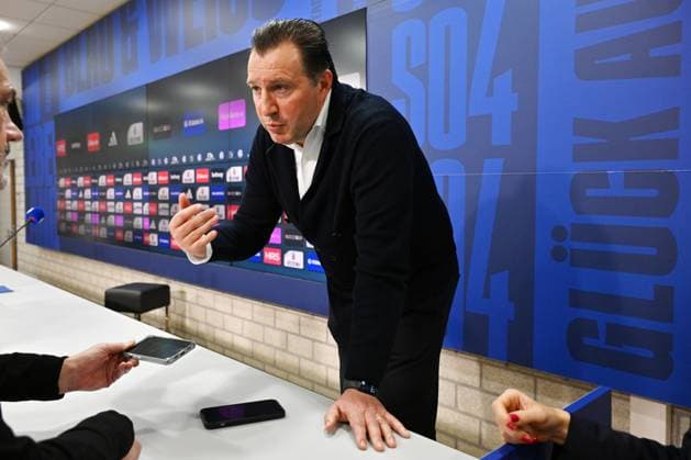 Marc Wilmots (Sportdirektor Schalke 04) 12.01.2024, Fussball, Pressekonferenz und Mediengespräch des FC Schalke 04, 2. Bundesliga Saison 2023 2024 Gelsenkirchen Presseraum Veltins Arena Nordrhein Westfalen Deutschland