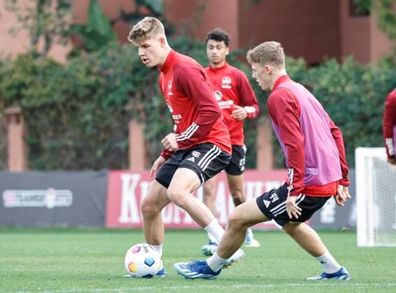 12.01.2024 - Fussball - 2. Fussball-Bundesliga - Saison 2023 2024 - 1. FC Nürnberg FCN Club - Trainingslager Winter Wintertrainingslager Marbella Spanien - Sportfoto Zink DaMa - xdaxmax - Julian Kania (46, 1. FC Nürnberg FCN ) Finn Jeltsch (44, 1. FC Nürnberg FCN )