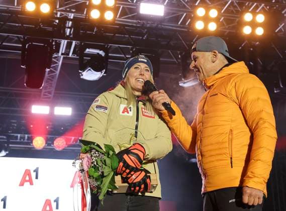 ALPINE SKIING - FIS WC Altenmarkt Zauchensee ALTENMARKT ZAUCHENSEE,AUSTRIA,12.JAN.24 - ALPINE SKIING - FIS World Cup, Super G, ladies, award ceremony. Image shows Cornelia Huetter (AUT) and Didi Ziesel .  GEPAxpictures xWolfgangxGrebien