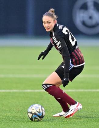 13.01.2024 - Fussball Frauen Frauenfussball - Saison 2023 2024 - Testspiel Freundschaftsspiel Vorbereitungsspiel : 1. FC Nürnberg FCN ( Clubfrauen Club ) - Sparta Prag Praha - - xwoxzix - Nadja Burkard (22, 1. FC Nürnberg FCN ) Freisteller Einzelbild