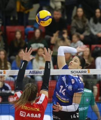 Stuttgart , Volleyball Bundesliga Frauen , Allianz MTV Stuttgart vs. VC Neuwied 77 , rechts: Jovna Mirosavljevic ( Stgt )