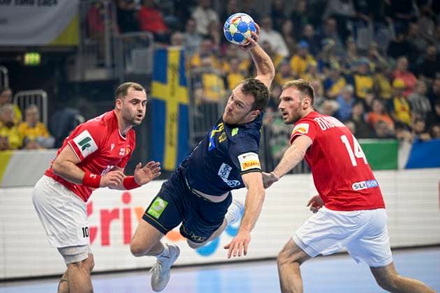 Sport Themen der Woche KW02 Sport Bilder des Tages MANNHEIM, TYSKLAND 20240113 Sveriges Felix Claar under lördagens match i handbolls-EM mellan Georgien och Sverige (grupp E) i SAP Arena i Mannheim. ***Bilden ingar i SPORTPAKETET. För övriga BETALBILD*** MANNHEIM TYSKLAND x10080x *** MANNHEIM, GERMANY 20240113 Swedens Felix Claar during Saturdays European Handball Championship Group E match between Georgia and Sweden at the SAP Arena in Mannheim Picture included in the SPORT PACKAGE For others PAYING PICTURE MANNHEIM GERMANY x10080x  Copyright: xFredrikxSandberg TTx HANDBOLLS-EM 2024 GEORGIEN - SVERIGE