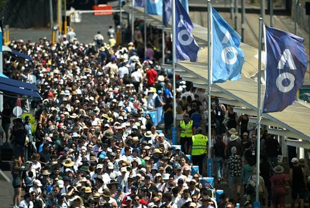 TENNIS AUSTRALIAN OPEN, Spectator crowds are seen on Day 1 of the 2024 Australian Open at Melbourne Park in Melbourne, Sunday, January 14, 2024. ( NO ARCHIVING, EDITORIAL USE ONLY, NO USE IN BOOKS WITHOUT CONSENT MELBOURNE VICTORIA AUSTRALIA  Copyright: xLUKASxCOCHx 20240114001888689339