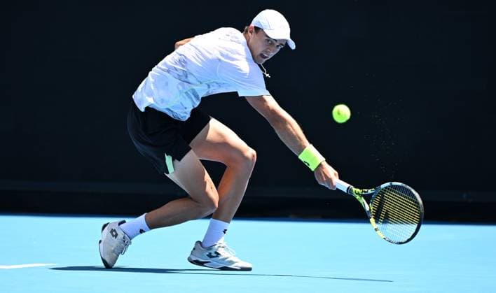 TENNIS AUSTRALIAN OPEN, Adam Walton of Australia returns to Matteo Arnaldi of Italy during their 1st round match on Day 1 of the 2024 Australian Open at Melbourne Park in Melbourne, Sunday, January 14, 2024. ( NO ARCHIVING, EDITORIAL USE ONLY, NO USE IN BOOKS WITHOUT CONSENT MELBOURNE VICTORIA AUSTRALIA  Copyright: xJAMESxROSSx 20240114001888690945