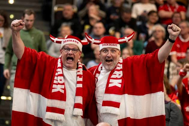 13.01.2024 - Handball - Herren - EHF - EM 2024 - Griechenland - Daenamark Daenische Handballfans Muenchen Olympiahalle Bayern Deutschland KlausTrotter-20240113-4926