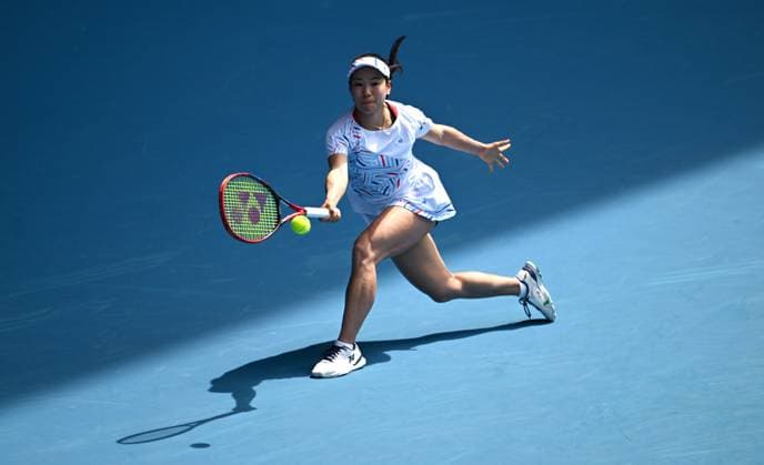 TENNIS AUSTRALIAN OPEN, Nao Hibino of Japan returns during her first round match against Maria Sakkari of Greece on Day 1 of the 2024 Australian Open at Melbourne Park in Melbourne, Sunday, January 14, 2024. ( NO ARCHIVING, EDITORIAL USE ONLY, NO USE IN BOOKS WITHOUT CONSENT MELBOURNE VICTORIA AUSTRALIA  Copyright: xLUKASxCOCHx 20240114001888765346