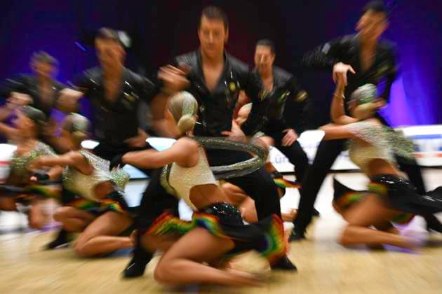 GER; Tanzen, 1. Bundesliga der Lateinformationen 13.01.2024, GER; Tanzen, 1. Bundesliga der Lateinformationen,, Finale, im Bild Grün-Gold-Club Bremen A mit dem Thema Feedom &Peace Feature Taenzer verwischt Foto nordphoto GmbH Witke