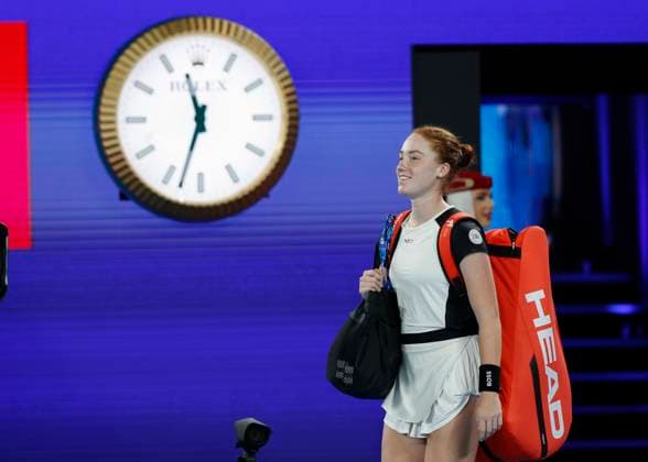 Ella Seidel betritt den Platz, Australian Open 2024, Melbourne Park, Melbourne, Victoria, Australia. Copyright: xJuergenxHasenkopfx