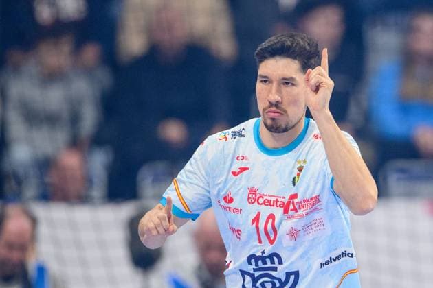 240114 Alex Dujshebaev Dovichebaeva of Spain celebrates during the EHF European Handball Championship match between Romania and Spain on January 14, 2024 in Manheim. Photo: Ludvig Thunman BILDBYRAN kod LT LT0577 handball handboll handball handbolls-em 2024 rumänien romania spanien ehf european handball championship spain day 4 bbeng jubel Copyright: LUDVIGxTHUNMAN BB240114LT008
