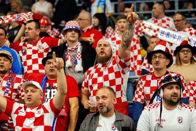 MEN’S EHF EURO 2024: Kroatien - Österreich,, 14.01.2024, Mannheim Impressionen vor dem Spiel; Die Arena ist wieder fest in kroatischer Hand; die Fans tragen stolz Ihre Landesfarben; Spiel der MEN’S EHF EURO 2024: Kroatien - Österreich, am 14.01.2024 in der SAP-Arena Mannheim Copyright: xBEAUTIFULxSPORTS Hahnex