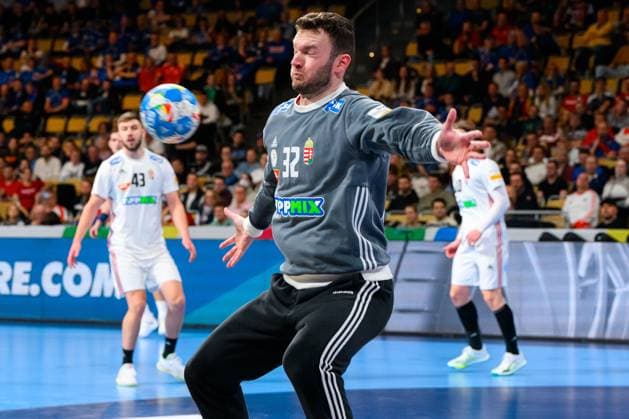 Muenchen, Deutschland: Handball EM 2024 - Vorrunde Gruppe C - Serbien - Ungarn Ungarns Torhueter Kristof Palasics Muenchen Olympiahalle Bayern Deutschland