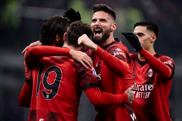 Sport Themen der Woche KW02 Sport Bilder des Tages AC Milan v AS Roma - Serie A Theo Hernandez of AC Milan celebrateswith Yacine Adli, Olivier Giroud and Tijjani Reijnders of AC Milan after scoring a goal during the Serie A football match between AC Milan and AS Roma. Milan Italy Copyright: xNicolï¿½xCampox