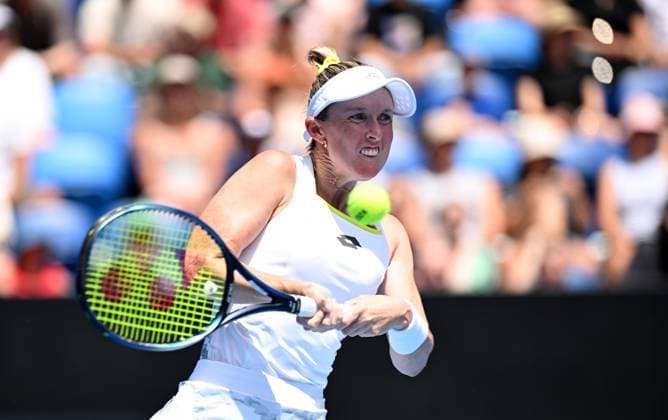 TENNIS AUSTRALIAN OPEN, Storm Hunter of Australia returns during her first round match against Sara Errani of Italy on Day 2 of the 2024 Australian Open at Melbourne Park in Melbourne, Monday, January 15, 2024. ( NO ARCHIVING, EDITORIAL USE ONLY, NO USE IN BOOKS WITHOUT CONSENT MELBOURNE VICTORIA AUSTRALIA  Copyright: xJAMESxROSSx 20240115001889153642