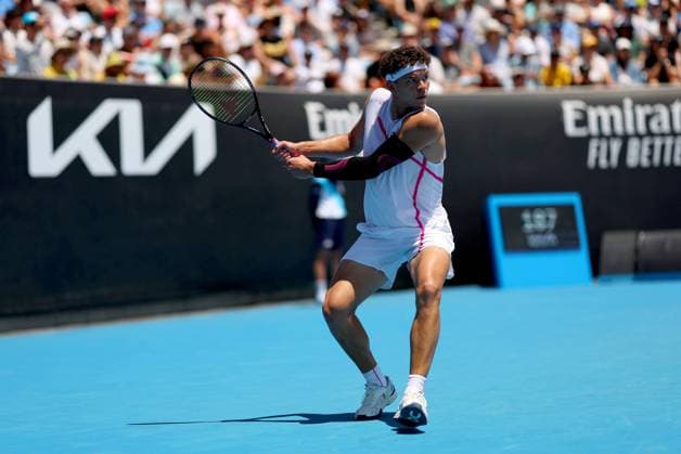 Ben Shelton of USA in action Australian Open, Day Two, Tennis, Melbourne Park, Melbourne, Australia - 15 Jan 2024  Copyright: xEllaxLing Shutterstockx 14297581k
