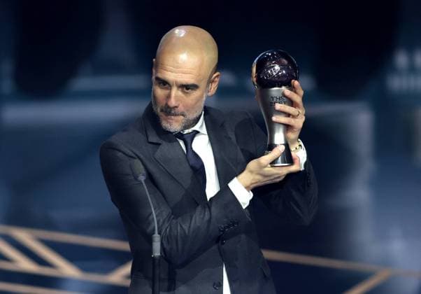 Bilder des Jahres 2024, Sport 01 Januar Sport Themen der Woche KW03 Sport Bilder des Tages London, England, 15th January 2024. Pep Guardiola of Manchester City wins The Best FIFA Men s Coach at The Best FIFA Football Awards at the Apollo Theatre Hammersmith, London. Picture (Paul Terry Sportimage) EDITORIAL USE ONLY. No use with unauthorised audio, video, data, fixture lists, club league logos or live services. Online in-match use limited to 120 images, no video emulation. No use in betting, games or single club league player publications. SPI-2873-0112