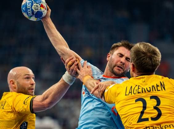 Sport Bilder des Tages HANDBALL - EHF EURO 2024 MANNHEIM,GERMANY,15.JAN.24 - HANDBALL - EHF Men s European Championship, EM, Europameisterschaft 2024, group stage, Sweden vs Netherlands Image shows Luc Steins (NED).  GEPAxpictures xEdgarxEisner