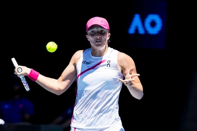 MELBOURNE, VIC - JANUARY 16: Iga Swiatek of Poland in action during Round 1 of the 2024 Australian Open on January 16 2024, at Melbourne Park in Melbourne, Australia. (Photo by Jason Heidrich Icon Sportswire) TENNIS: JAN 16 Australian Open EDITORIAL USE ONLY Icon240116010
