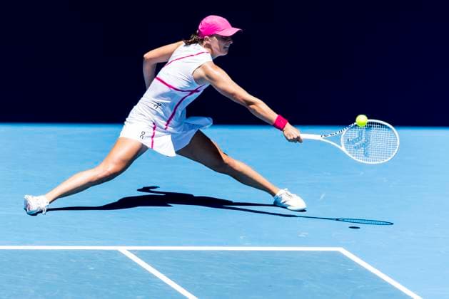 MELBOURNE, VIC - JANUARY 16: Iga Swiatek of Poland in action during Round 1 of the 2024 Australian Open on January 16 2024, at Melbourne Park in Melbourne, Australia. (Photo by Jason Heidrich Icon Sportswire) TENNIS: JAN 16 Australian Open EDITORIAL USE ONLY Icon240116024