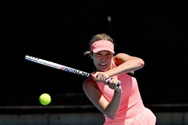 TENNIS AUSTRALIAN OPEN, Danielle Collins of the USA returns during her match against Angelique Kerber of Germany on Day 3 of the 2024 Australian Open at Melbourne Park in Melbourne, Tuesday, January 16, 2024. ( NO ARCHIVING, EDITORIAL USE ONLY, NO USE IN BOOKS WITHOUT CONSENT MELBOURNE VICTORIA AUSTRALIA  Copyright: xLUKASxCOCHx 20240116001889612048