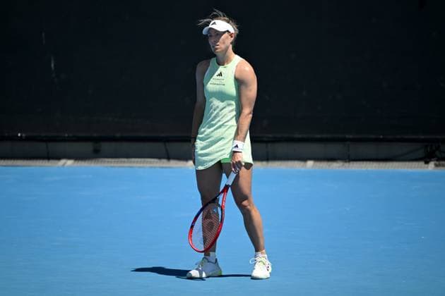 Sport Bilder des Tages TENNIS AUSTRALIAN OPEN, Angelique Kerber of Germany reacts during her match against Danielle Collins of the USA on Day 3 of the 2024 Australian Open at Melbourne Park in Melbourne, Tuesday, January 16, 2024. ( NO ARCHIVING, EDITORIAL USE ONLY, NO USE IN BOOKS WITHOUT CONSENT MELBOURNE VICTORIA AUSTRALIA  Copyright: xLUKASxCOCHx 20240116001889622837