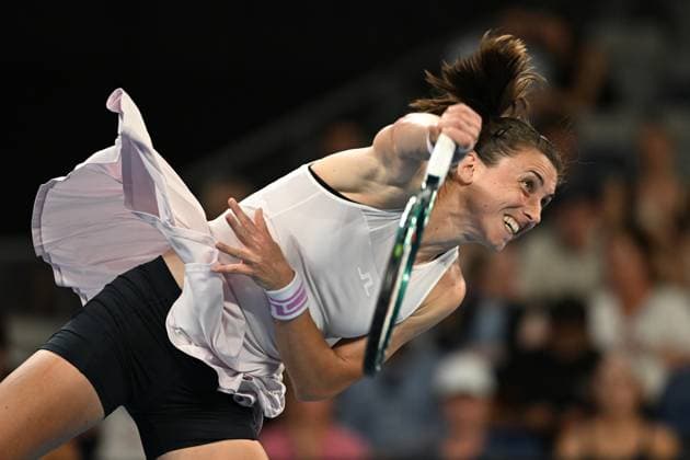 TENNIS AUSTRALIAN OPEN, Petra Martic of Croatia serves during her round 1 match against Ajla Tomljanovic of Australia on Day 3 of the 2024 Australian Open at Melbourne Park in Melbourne, Tuesday, January 16, 2024. ( NO ARCHIVING, EDITORIAL USE ONLY, NO USE IN BOOKS WITHOUT CONSENT MELBOURNE VICTORIA AUSTRALIA  Copyright: xJAMESxROSSx 20240116001889726939