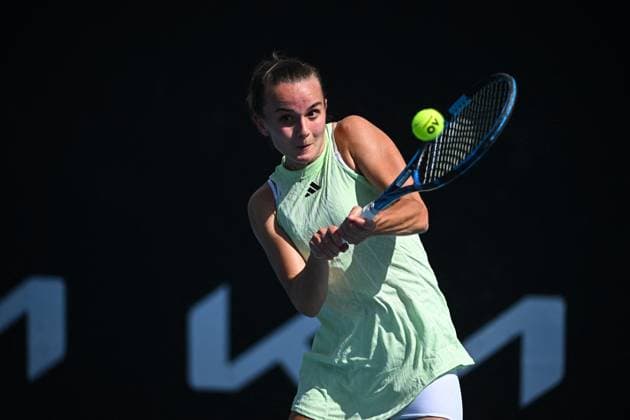 2024 Australian Open - Melbourne Clara Burel (FRA) during her first round match at the 2024 Australian Open at Melbourne Park in Melbourne, AUSTRALIA, on January 16, 2024. Photo by Corinne Dubreuil ABACAPRESS.COM Melbourne Australia  Copyright: xDubreuilxCorinne ABACAx