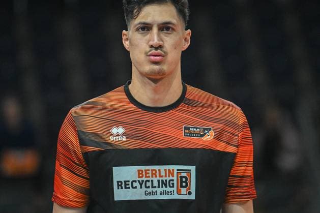 Berlin, Deutschland 17. Januar 2024: CL Volleyball - 2023 2024 - Berlin Recycling Volleys vs. Gas Sales Bluenergy Piacenza Im Bild: Nehemiah Mote (BR Volleys) Copyright: xFotostandx xReuhlx