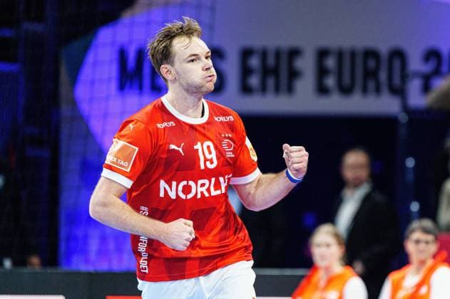 Jubel nach Tor Mathias Gidsel (Daenemark, 19) GER, Daenemark vs. Niederlande, Handball, Maenner, EHF Euro 2024, Hauptrunde 2, Spieltag 1, 17.01.2024 GER, Daenemark vs. Niederlande, Handball, Maenner, EHF Euro 2024, Hauptrunde 2, Spieltag 1, 17.01.2024 Hamburg Copyright: xEibner-Pressefoto MarcelxvonxFehrnx EP_MFN