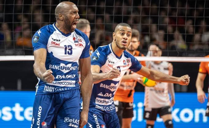 17.01.2024, Berlin, Volleyball: CEV Champions League, Maenner, 1. Gruppe C, 6. Runde, BR Volleys gegen Gas Sales Daiko Piacenza, Max-Schmeling-Halle. Robertlandy Simon Aties von Gas Sales Daiko Piacenza jubelt nach einem Punkt. BR Volleys vs. Gas Sales Daiko Piacenza