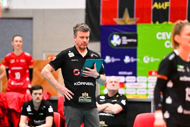 CEV Volleyball Cup 2024, Dresdner SC vs. Viteos Neuchatel UC, Dresden, 17.01.2024 Alexander Waibl (Cheftrainer Dresdner SC) CEV Volleyball Cup 2024, Dresdner SC vs. Viteos Neuchatel UC am 17.01.2024 in der Margon Arena Dresden Copyright: xBEAUTIFULxSPORTS Hoepnerx