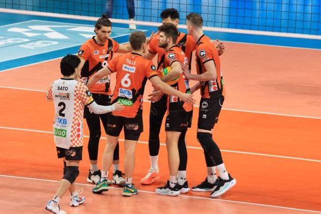 DEU, Europapokal, BR Volleys vs. Piacenza, 17.01.2024, Max-Schmeling-Halle, Berlin, DEU, Europapokal, BR Volleys vs. Piacenza, im Bild BR Volleys-Spielerkreis Foto: Juergen Engler nordphoto GmbH