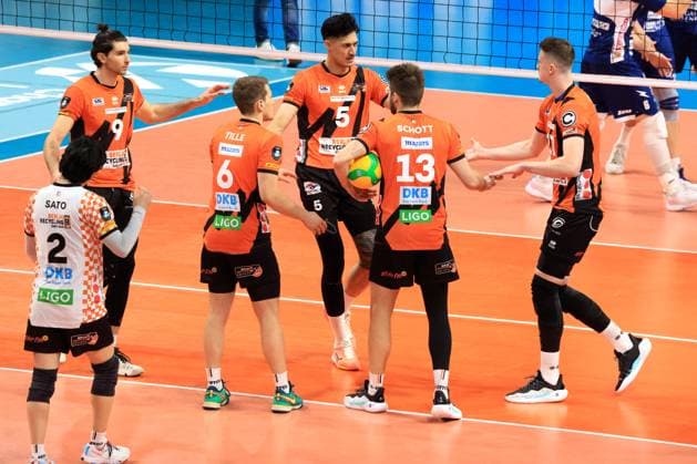 DEU, Europapokal, BR Volleys vs. Piacenza, 17.01.2024, Max-Schmeling-Halle, Berlin, DEU, Europapokal, BR Volleys vs. Piacenza, im Bild BR Volleys-Spielerkreis Foto: Juergen Engler nordphoto GmbH