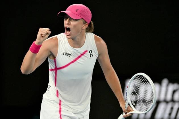 TENNIS AUSTRALIAN OPEN, Iga Swiatek of Poland reacts during her 2nd round match against Danielle Collins of the USA on Day 5 of the 2024 Australian Open at Melbourne Park in Melbourne, Thursday, January 18, 2024. ( NO ARCHIVING, EDITORIAL USE ONLY, NO USE IN BOOKS WITHOUT CONSENT MELBOURNE VICTORIA AUSTRALIA  Copyright: xLUKASxCOCHx 20240118001890434459