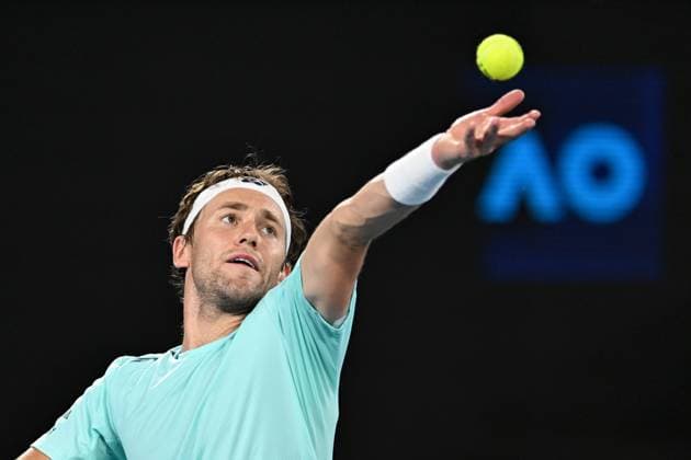 TENNIS AUSTRALIAN OPEN, Casper Ruud of Norway serves during his 2nd round match against Max Purcell of Australia on Day 5 of the 2024 Australian Open at Melbourne Park in Melbourne, Thursday, January 18, 2024. ( NO ARCHIVING, EDITORIAL USE ONLY, NO USE IN BOOKS WITHOUT CONSENT MELBOURNE VICTORIA AUSTRALIA  Copyright: xLUKASxCOCHx 20240118001890458454