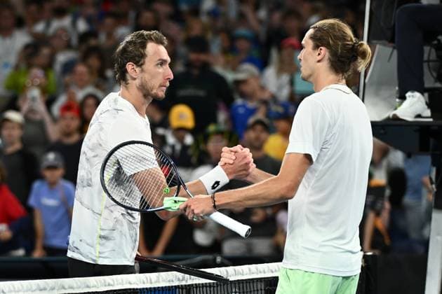 Sport Bilder des Tages TENNIS AUSTRALIAN OPEN, Lukas Klein of Slovakia congratulates Alexander Zverev of Germany on his 2nd round win on Day 5 of the 2024 Australian Open at Melbourne Park in Melbourne, Thursday, January 18, 2024. ( NO ARCHIVING, EDITORIAL USE ONLY, NO USE IN BOOKS WITHOUT CONSENT MELBOURNE VICTORIA AUSTRALIA  Copyright: xJOELxCARRETTx 20240118001890470580